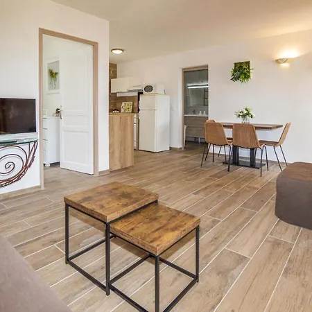 Apartment Awesome In With Wifi And 1 Bedrooms *