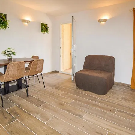 Awesome In With Wifi And 1 Bedrooms